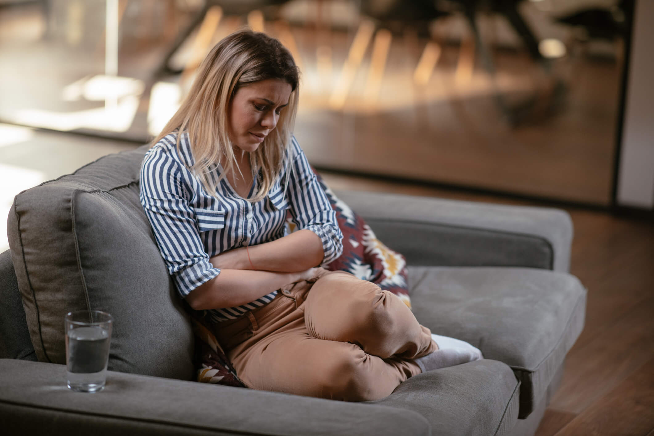 A gastrite pode causar muitos danos à saúde. Descubra já as causas e tratamentos.